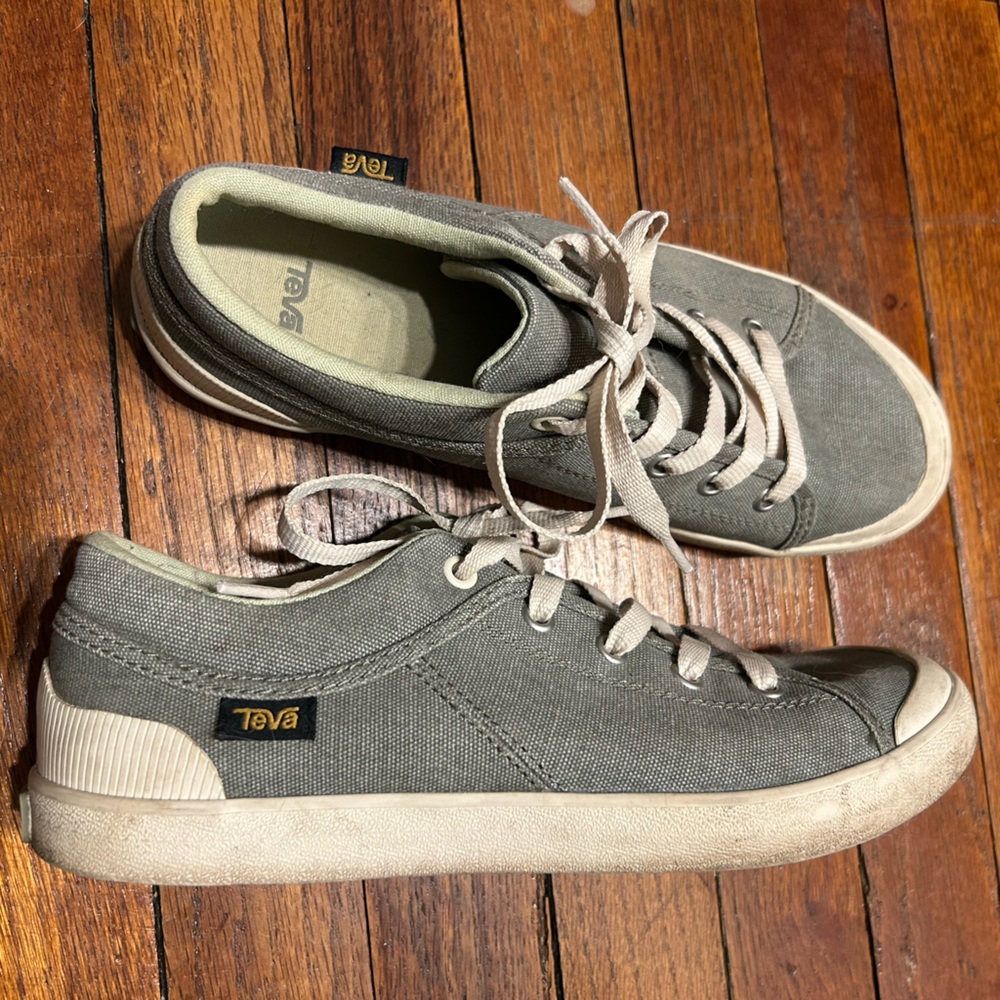 Teva Women’s 8.5 Sneakers